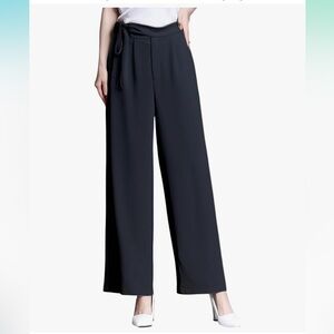Chic Black Wide-Leg Pants with Flowing Silhouette